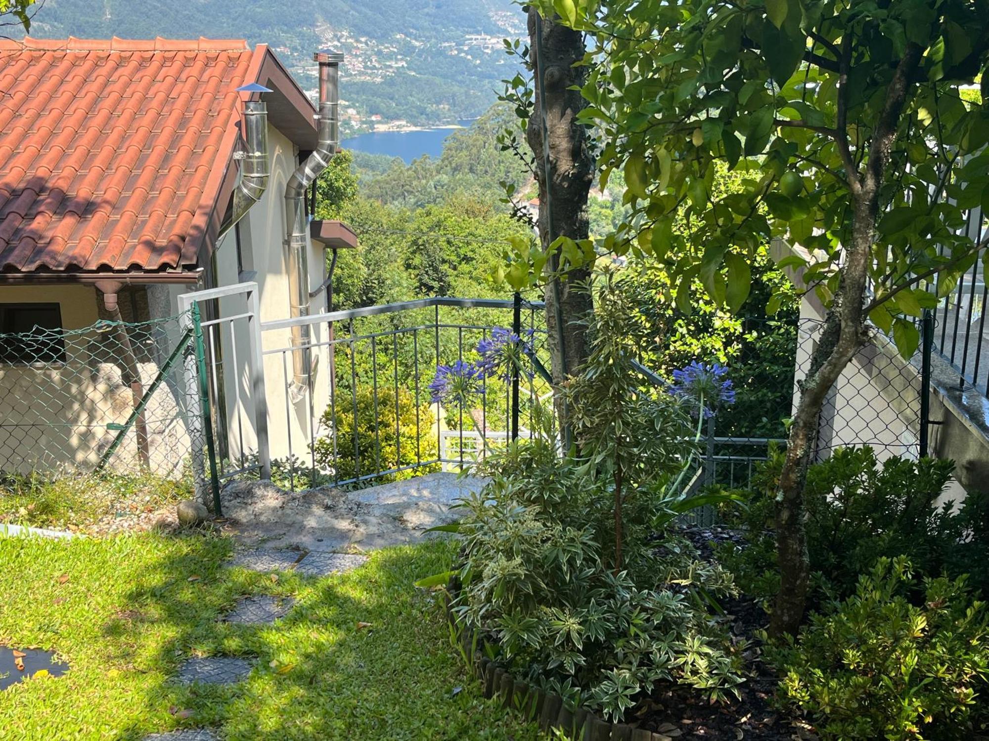 Casa De Casarelhos - Vistas Rio, Campo E Montanha - Lareira Apartment Geres Bagian luar foto